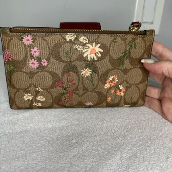 Coach Tech Wallet In Signature Canvas With Wildflower Print, Ex Used Cond - Picture 3 of 6